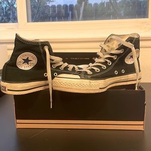 Vintage Women’s 7.5/Men’s 5.5 Unisex Converse All Star Hi Tops